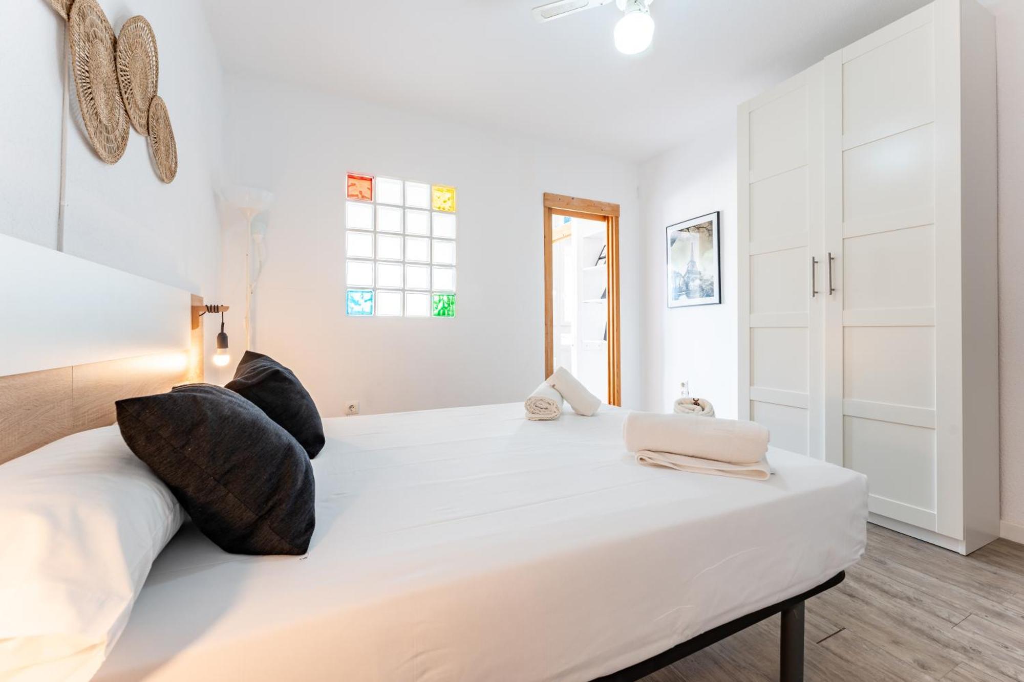 Bhost - Roca Castle Apartment Torremolinos Exterior photo